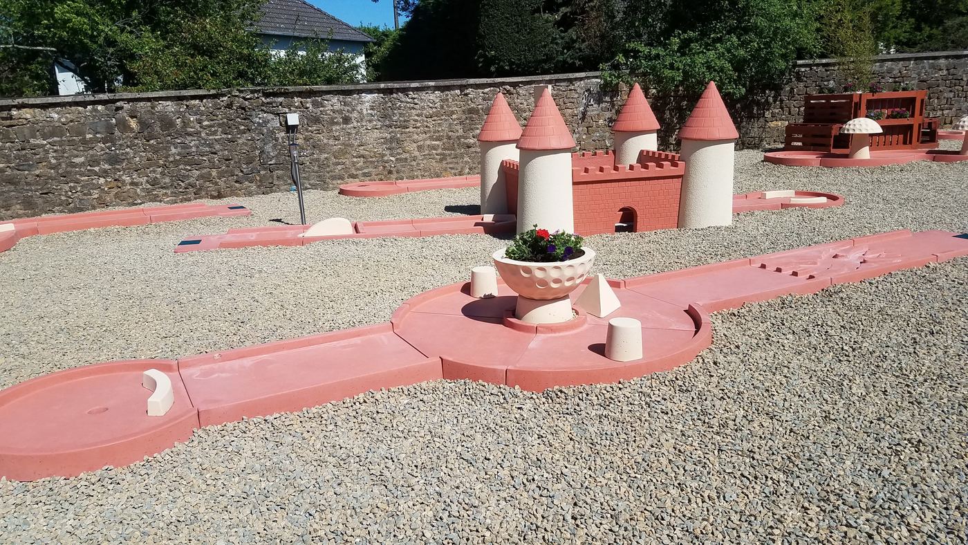 Parcours de mini-golf et son château